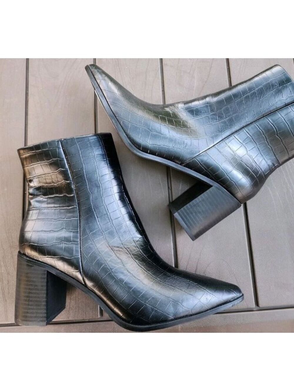 Size 10.5 - Aquatalia Luzio Croc Embossed Leather Ankle Booties